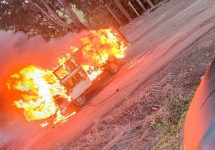 kombi-de-transporte-escolar-e-consumida-por-incendio-em-rodovia-do-parana