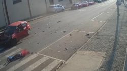 motorista-e-arremessada-de-carro-apos-batida-em-prudentopolis;-video