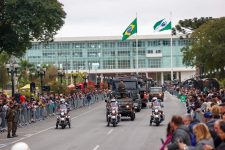 7-de-setembro:-programacao-em-curitiba-tera-cerca-de-6-mil-pessoas-desfilando-no-centro-civico