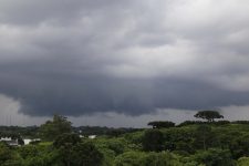 com-temperaturas-acima-dos-30-oc,-parana-tem-alerta-para-chuvas-intensas;-confira