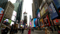 decreto-autoriza-instalacao-de-paineis-luminosos-de-publicidade-para-transformar-rua-de-curitiba-em-‘times-square’