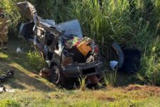 homem-morre-apos-ser-lancado-para-fora-de-carro-durante-capotamento-em-rodovia-do-parana