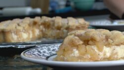 receita-de-torta-de-maca-com-creme-chiffon:-confira-o-passo-a-passo-do-preparo